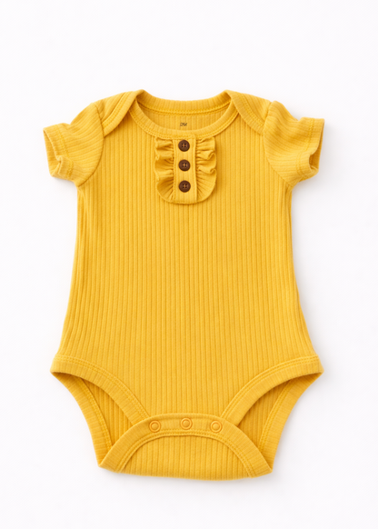 Mameluco/ Body Manga Corta para Bebé Niña Acanalado con Botones – Mostaza Suave
